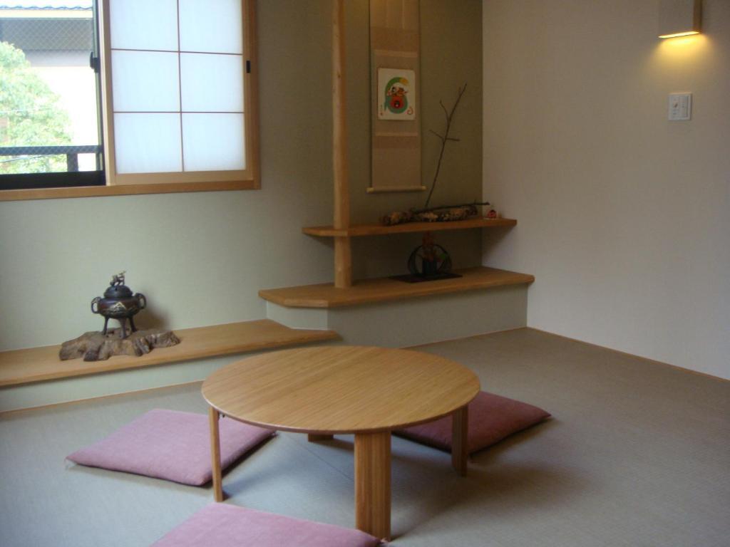 Mizuhasou Hotell Hatsukaichi Rum bild